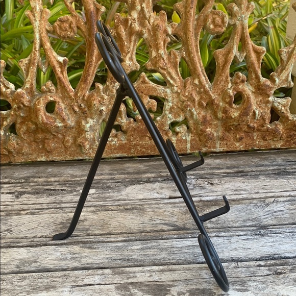 Elegant Black Wrought Ironl Display Stand - Picture 10 of 11